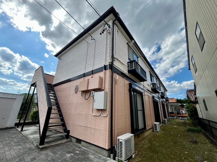 アンプル－ルブワ虹の物件外観写真