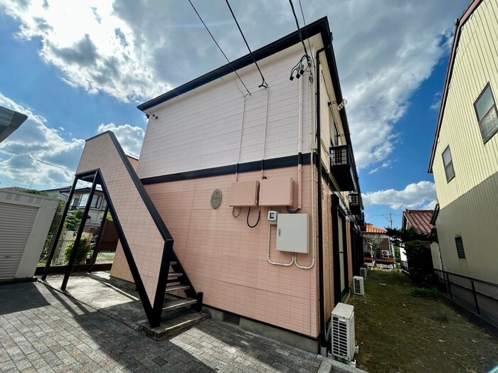 アンプル－ルブワ虹の物件外観写真