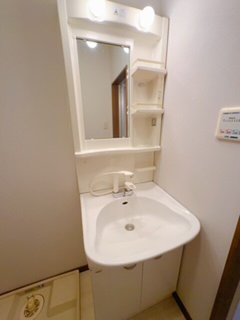 アンプル－ルブワ虹の物件内観写真