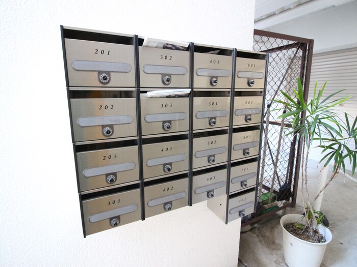 メゾンイナタの物件外観写真