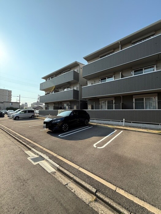 ルミエールこがねⅡ　Ｂ棟の物件外観写真