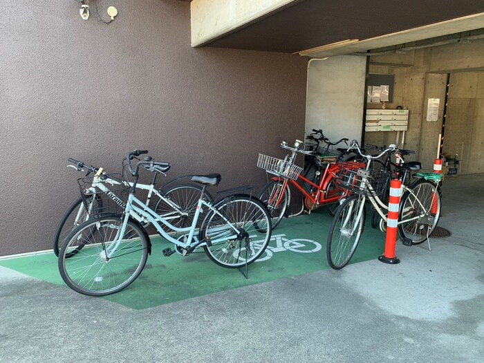 アベニュ－諏訪の物件外観写真