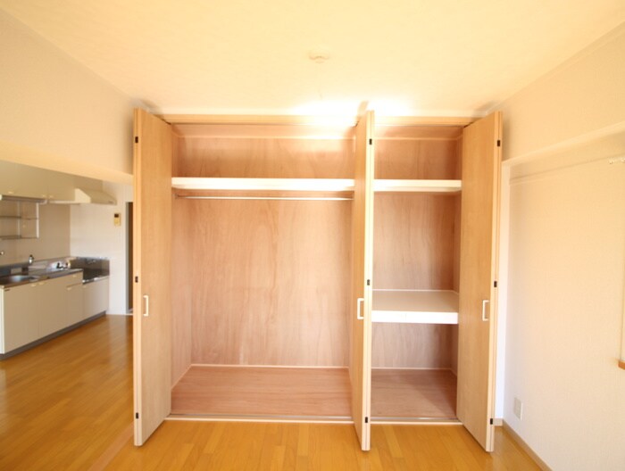 ジュネス青山の物件内観写真