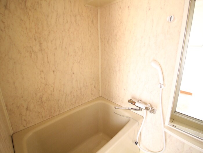 ジュネス青山の物件内観写真