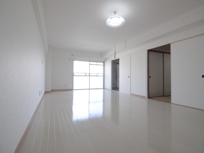 ジュネス青山の物件内観写真