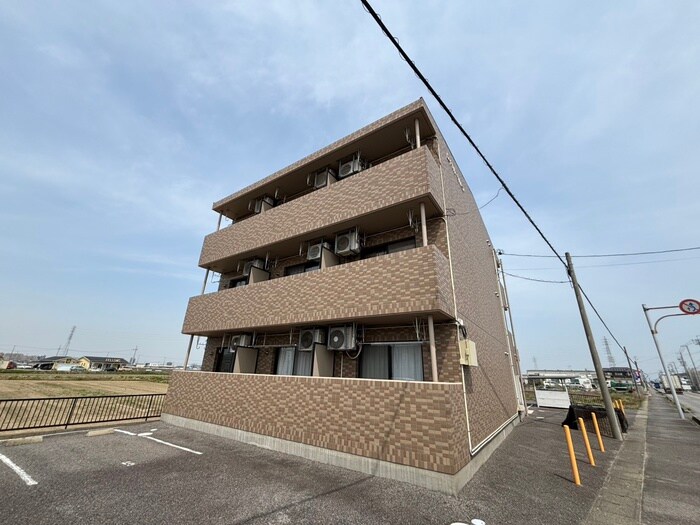 ロイヤルサルビアの物件外観写真