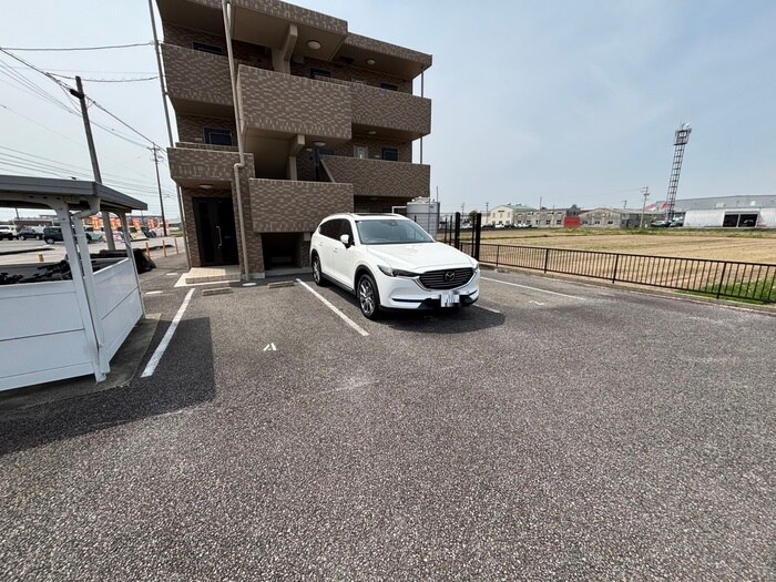 ロイヤルサルビアの物件外観写真