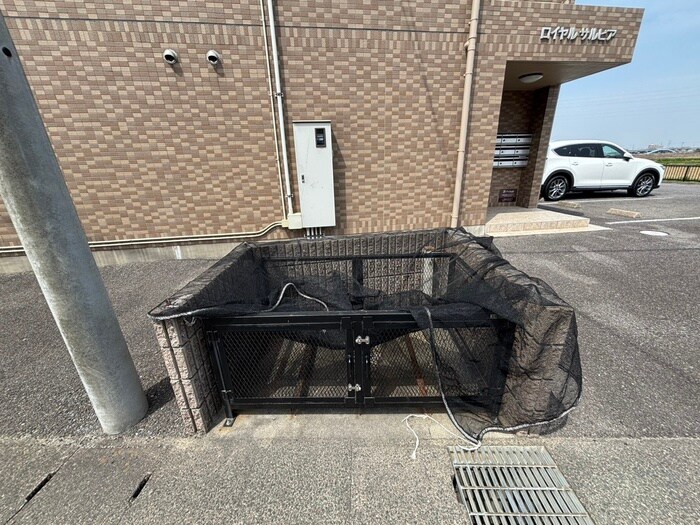 ロイヤルサルビアの物件外観写真