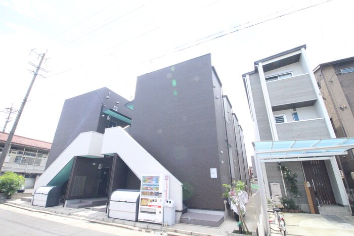 フランの物件外観写真