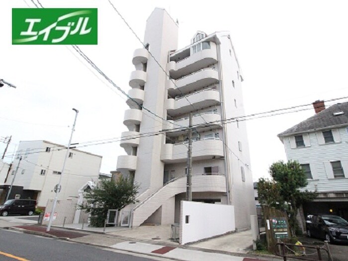 フローレスタナベの物件外観写真