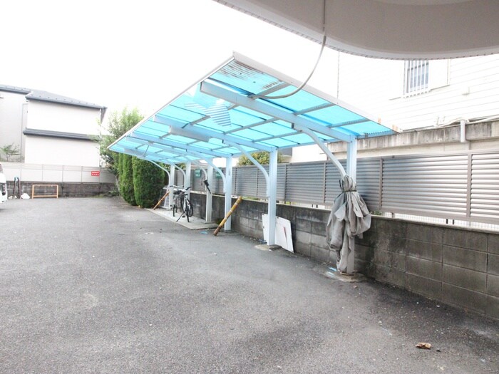 フローレスタナベの物件外観写真