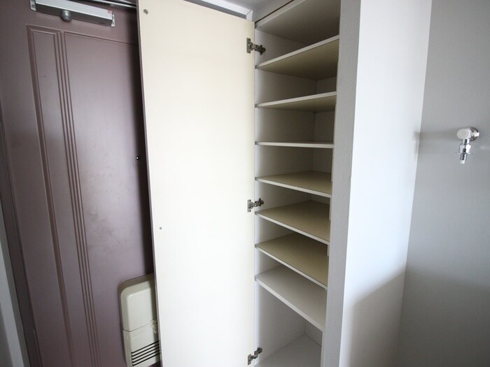 フローレスタナベの物件内観写真