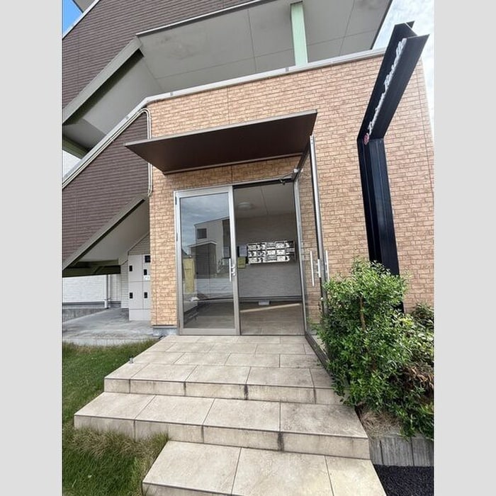 ラビアン・ローゼの物件外観写真