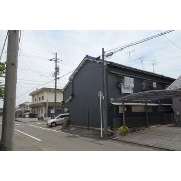 丸米アパート　西棟の物件外観写真