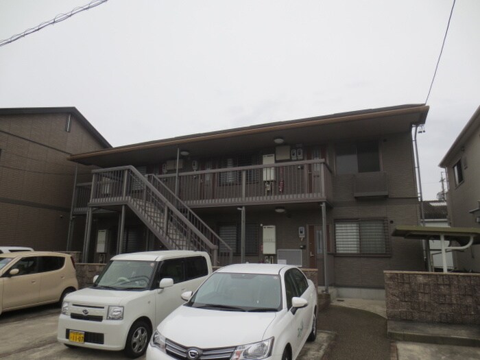 パイン・ウォールの物件外観写真