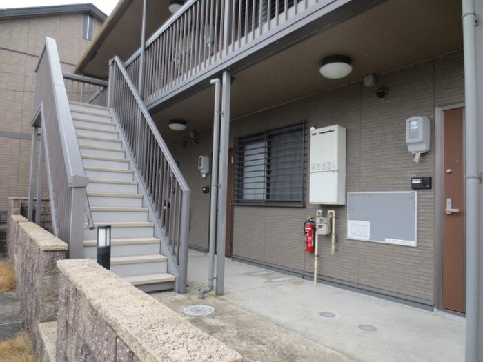 パイン・ウォールの物件外観写真