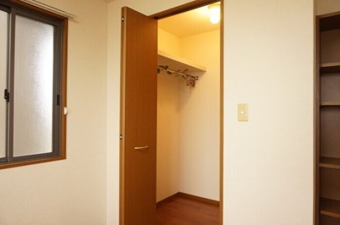 パイン・ウォールの物件内観写真