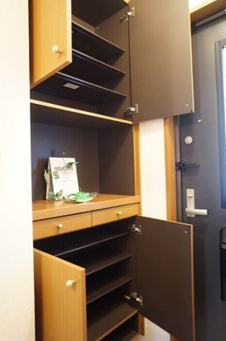 パイン・ウォールの物件内観写真