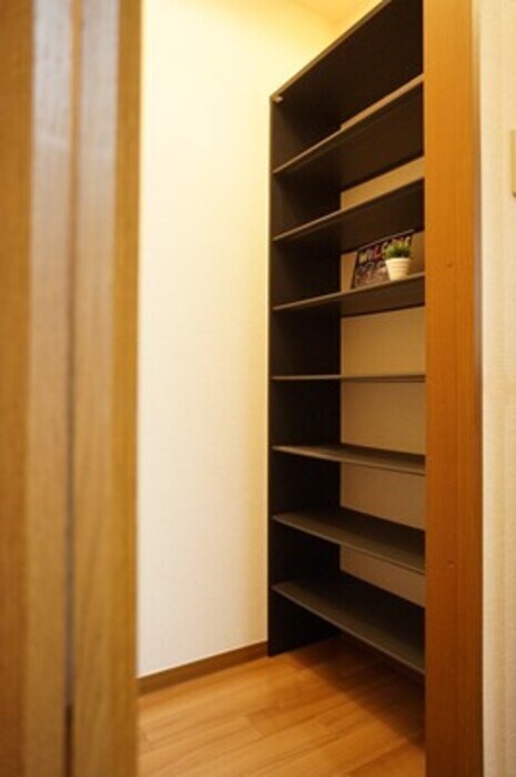 パイン・ウォールの物件内観写真