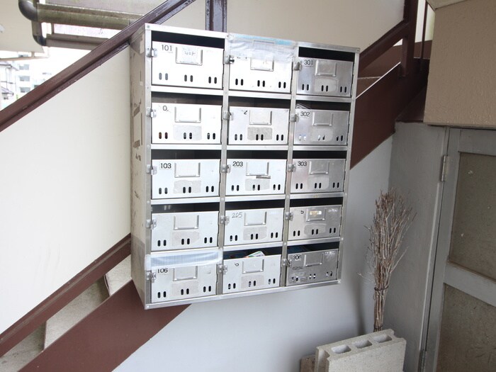 レイクヒルズマンションの物件外観写真