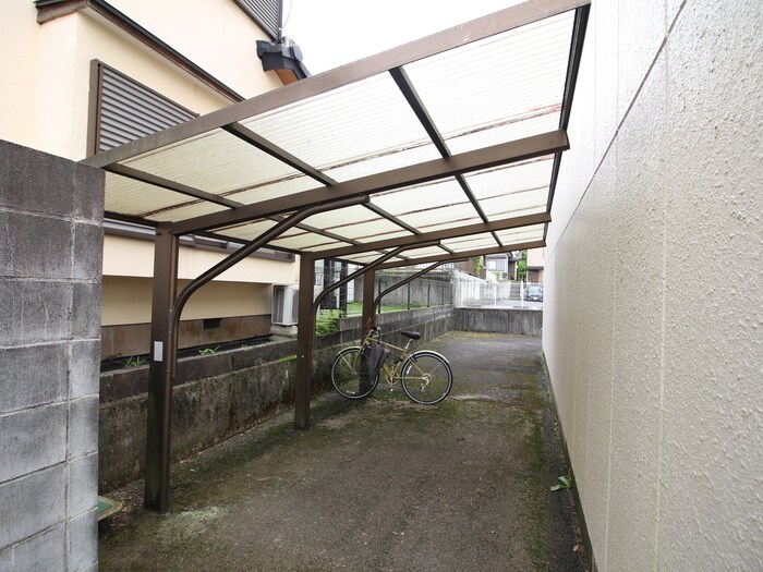 レイクヒルズマンションの物件外観写真