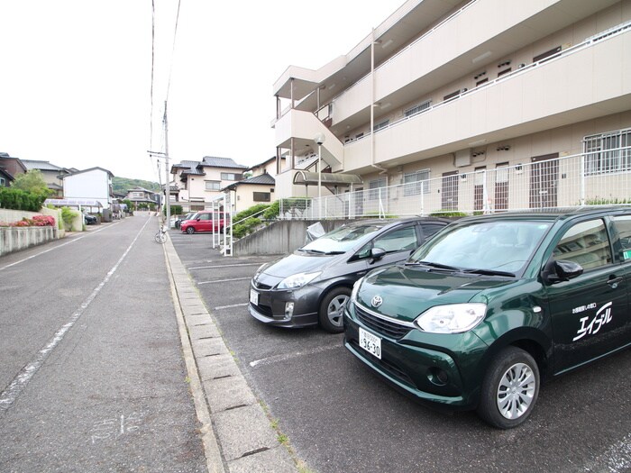 レイクヒルズマンションの物件外観写真