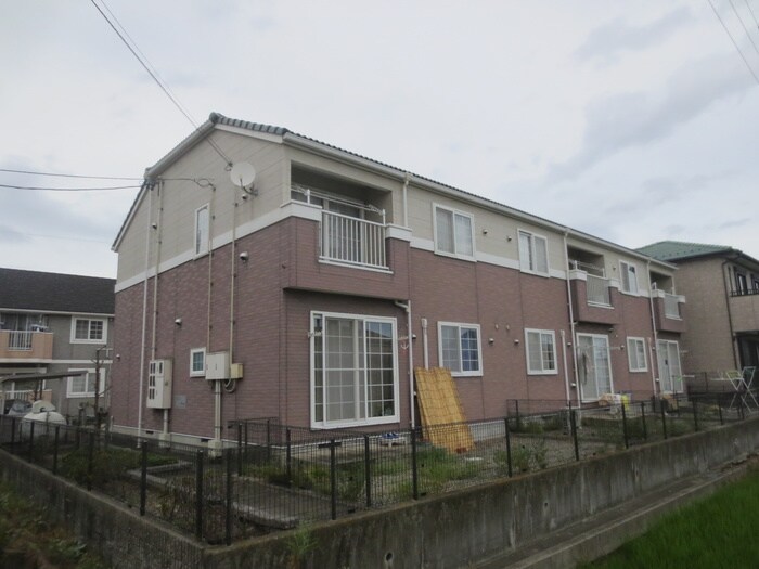 カ－サリ－ヴァの物件外観写真