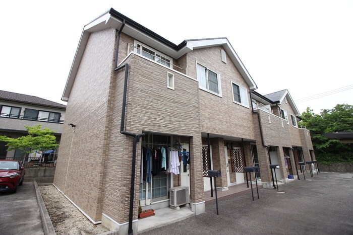 サンフラワー根ノ上の物件外観写真