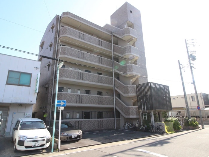 グランディール新福寺の物件外観写真