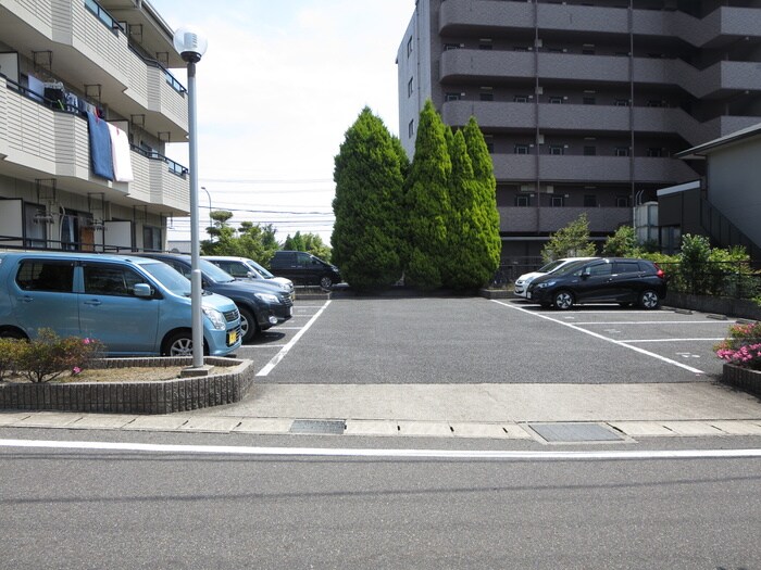 サンフラワーハイツA棟の物件外観写真