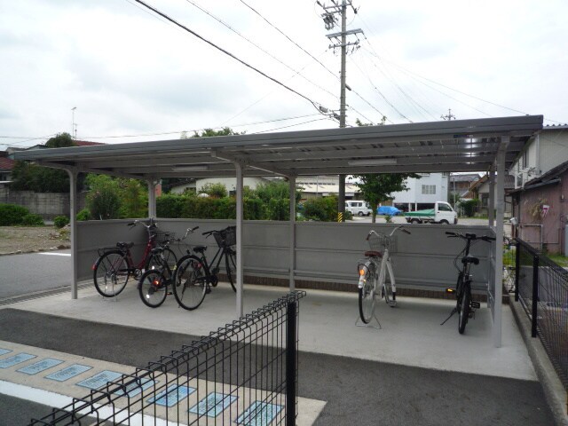 アンプル－ルリ－ブルガ－ネットの物件外観写真