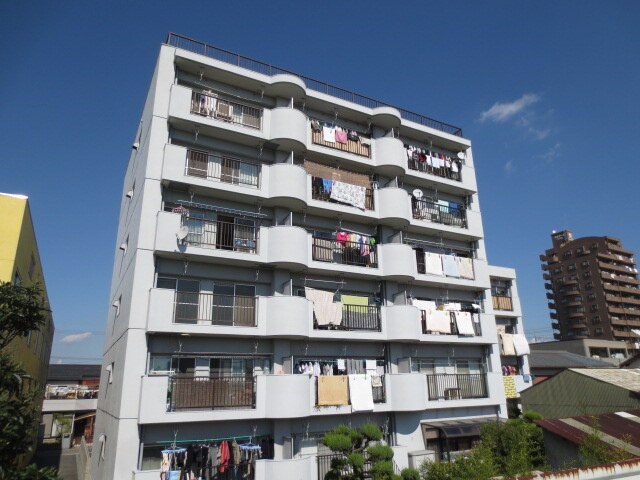 サンハイツいずみの物件外観写真