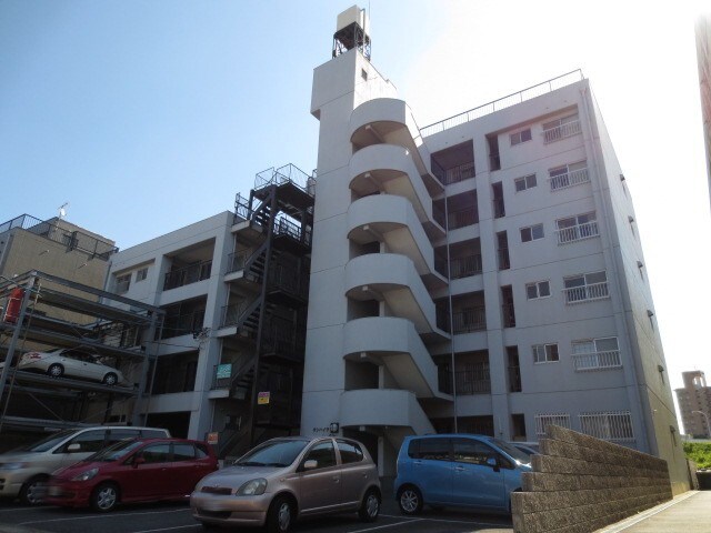 サンハイツいずみの物件外観写真