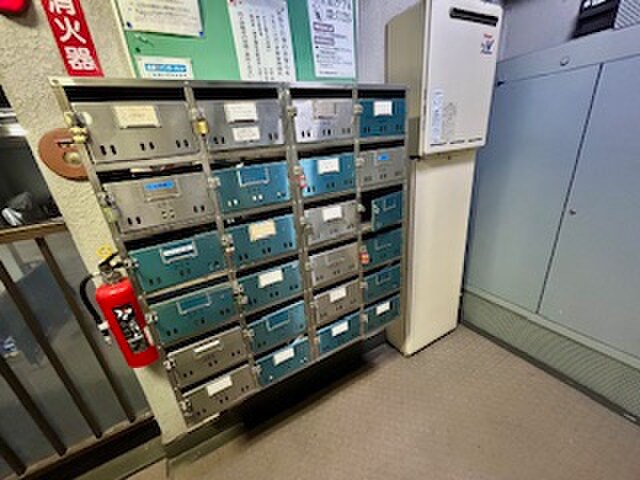 サンハイツいずみの物件外観写真