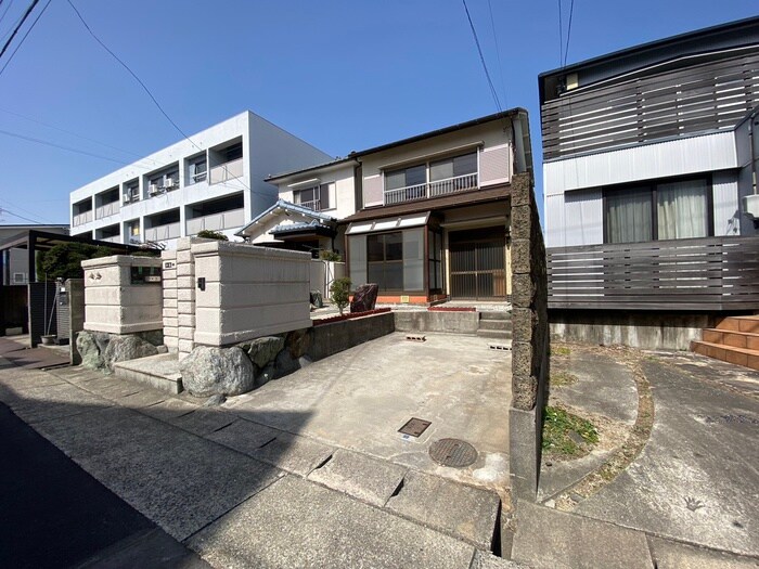 名東区吉田貸家の物件外観写真