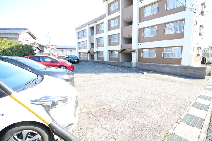 マンション菅沼の物件外観写真