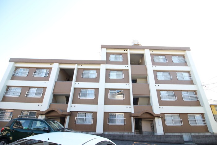 マンション菅沼の物件外観写真