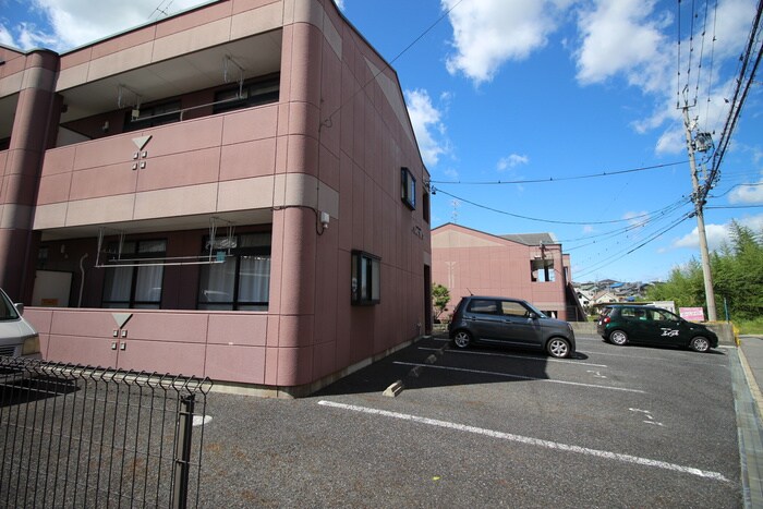 メルロウズプレイスＡの物件外観写真