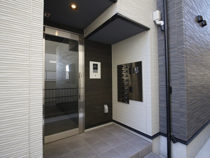 メイクスR高畑の物件外観写真