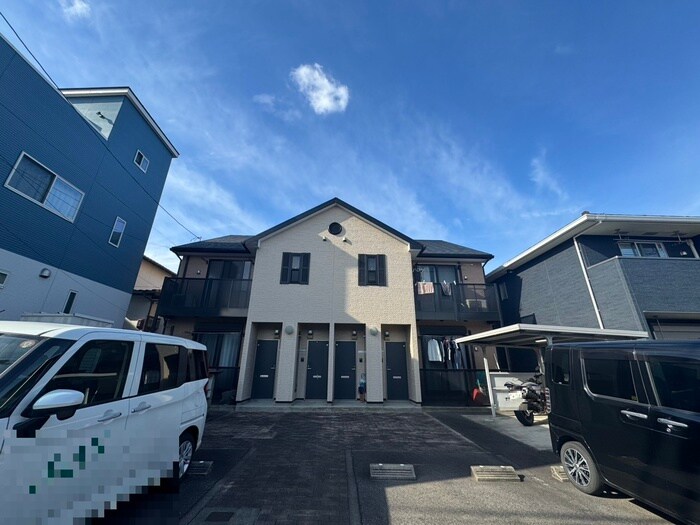 ｱﾝﾌﾟﾙ-ﾙ　ﾘ-ﾌﾞﾙ　QUATREの物件外観写真