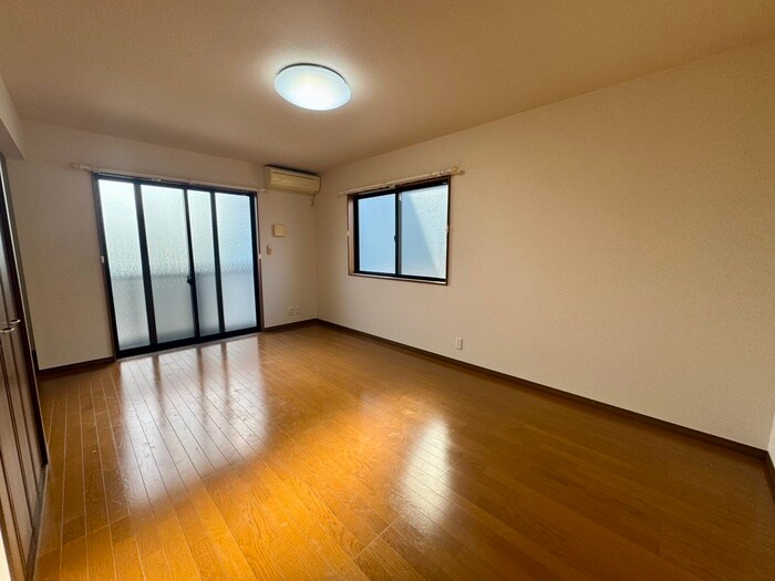 ｱﾝﾌﾟﾙ-ﾙ　ﾘ-ﾌﾞﾙ　QUATREの物件内観写真