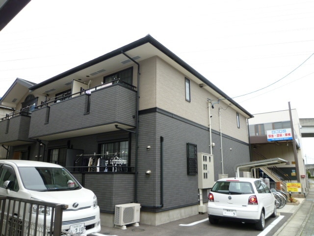 エリタ－ジュⅡの物件外観写真