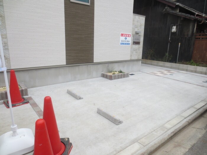 eins gluckの物件外観写真