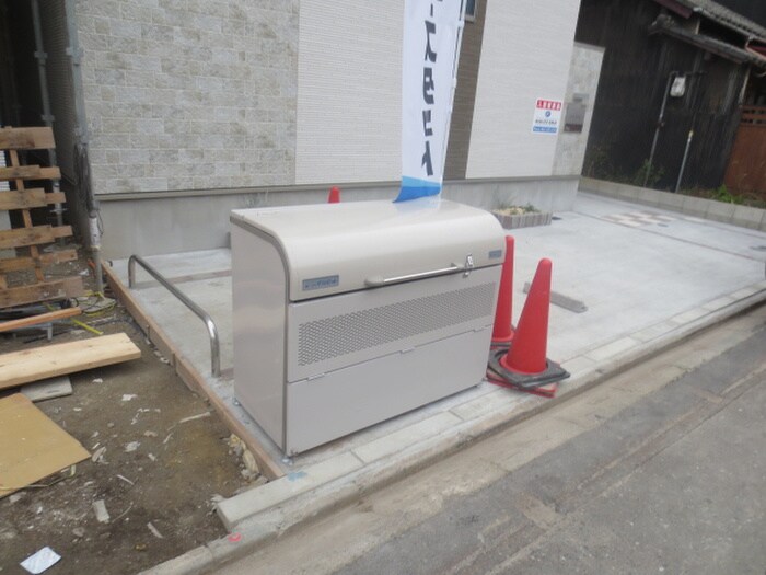 eins gluckの物件外観写真