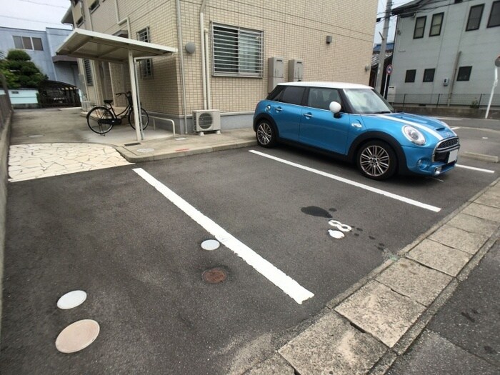 アンダーフォレストⅢの物件外観写真