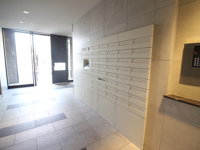 ロイヤルスクエア徳川の物件外観写真