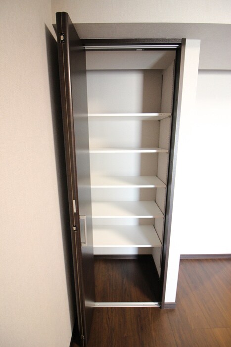 ロイヤルスクエア徳川の物件内観写真