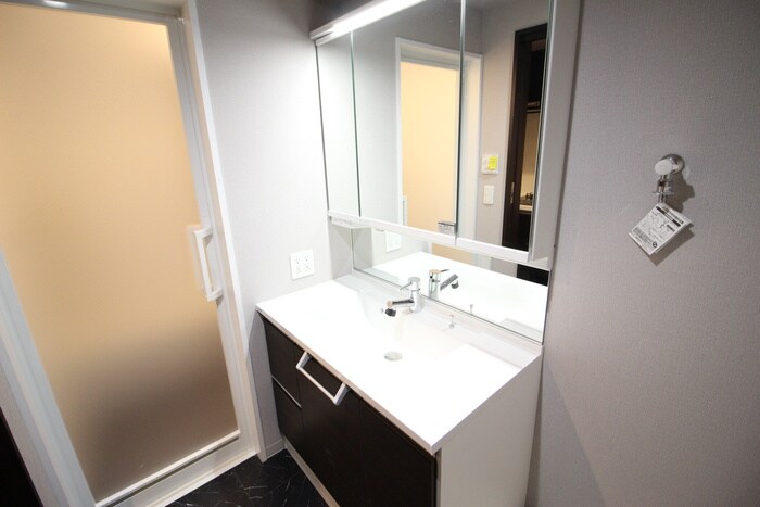 ロイヤルスクエア徳川の物件内観写真