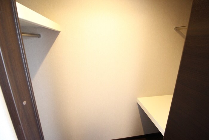 ロイヤルスクエア徳川の物件内観写真