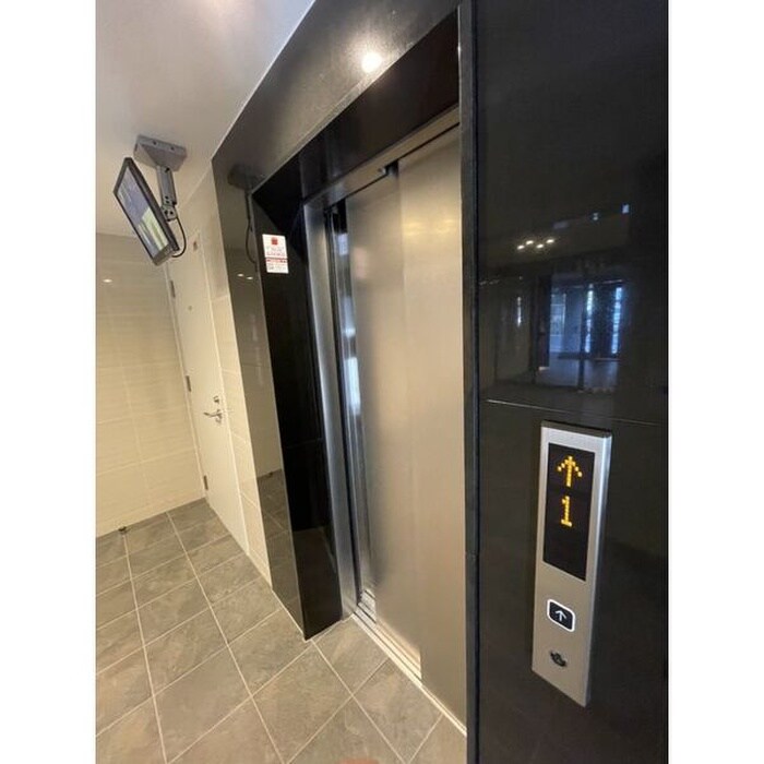 パルティール高畑(704)の物件外観写真